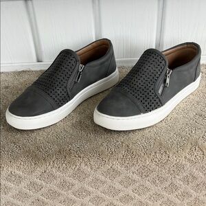 Women’s Casual Slip-on Shoes in Gray